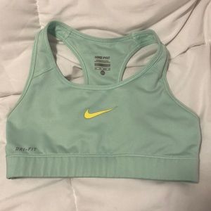 Nike Pro Sports bra xs